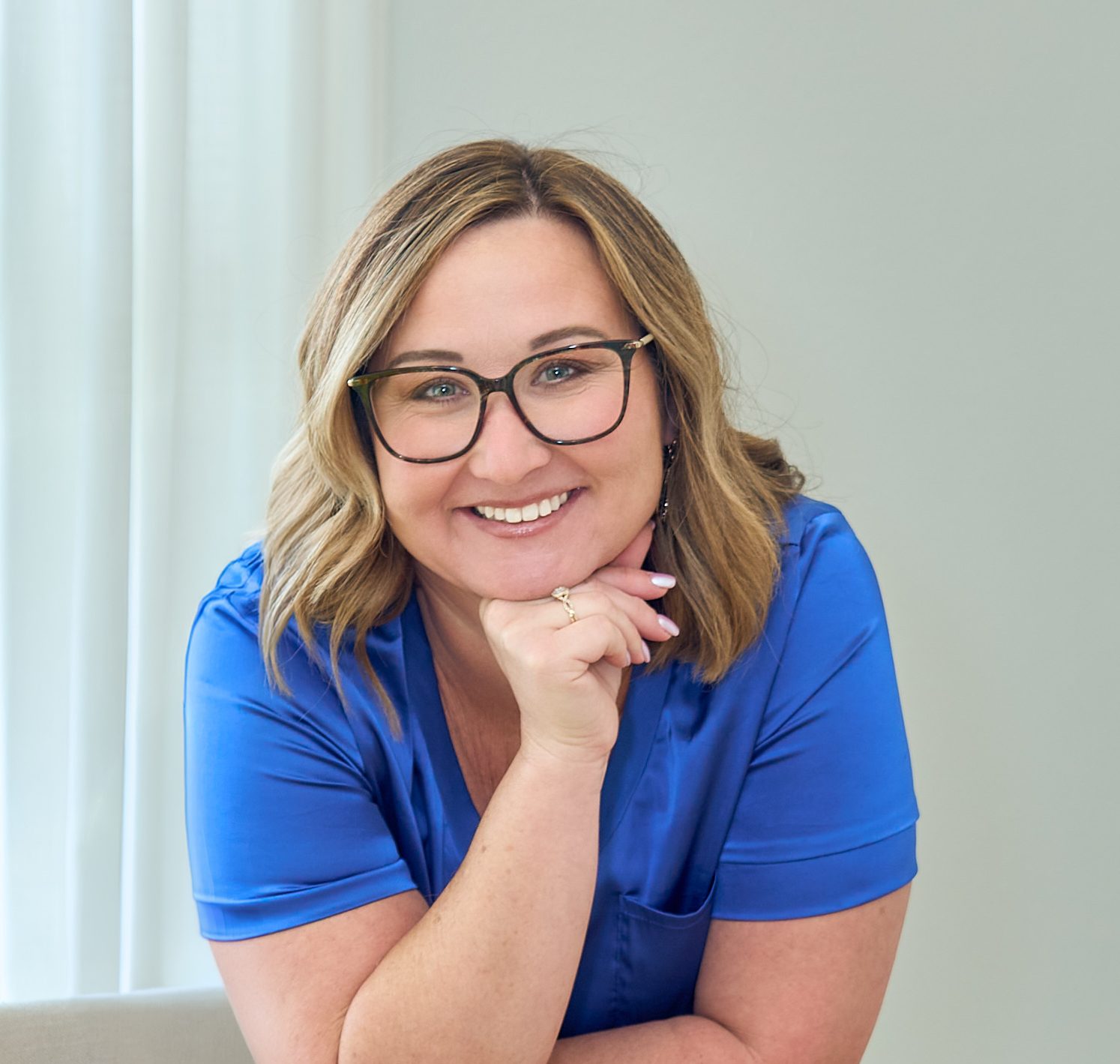 Kristina Hinson, Realtro